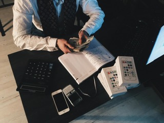 バックオフィス繁忙期を乗り切る！今すぐ使える業務効率化ツール3選